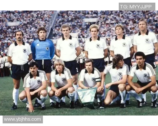 足球历史上的十大经典球星风采：回顾传奇人物的辉煌瞬间与伟大成就